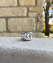 Load image into Gallery viewer, EXAMPLE LISTING: Diamond bands