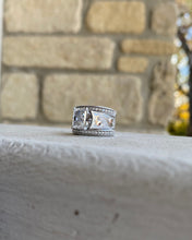 Load image into Gallery viewer, EXAMPLE LISTING: Diamond bands