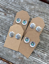 Load image into Gallery viewer, Turquoise Flower Post Earrings
